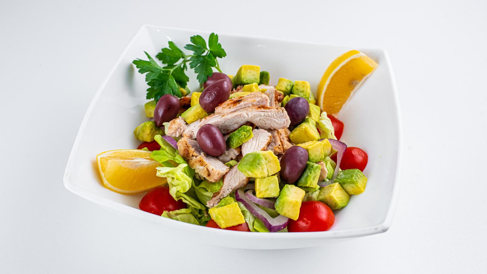 Salata de avocado si curcan